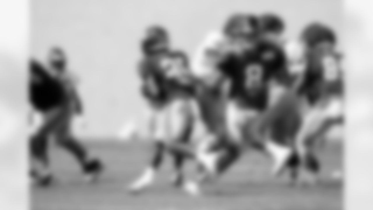 Jashaun Corbin (25), Daniel Jones (8)