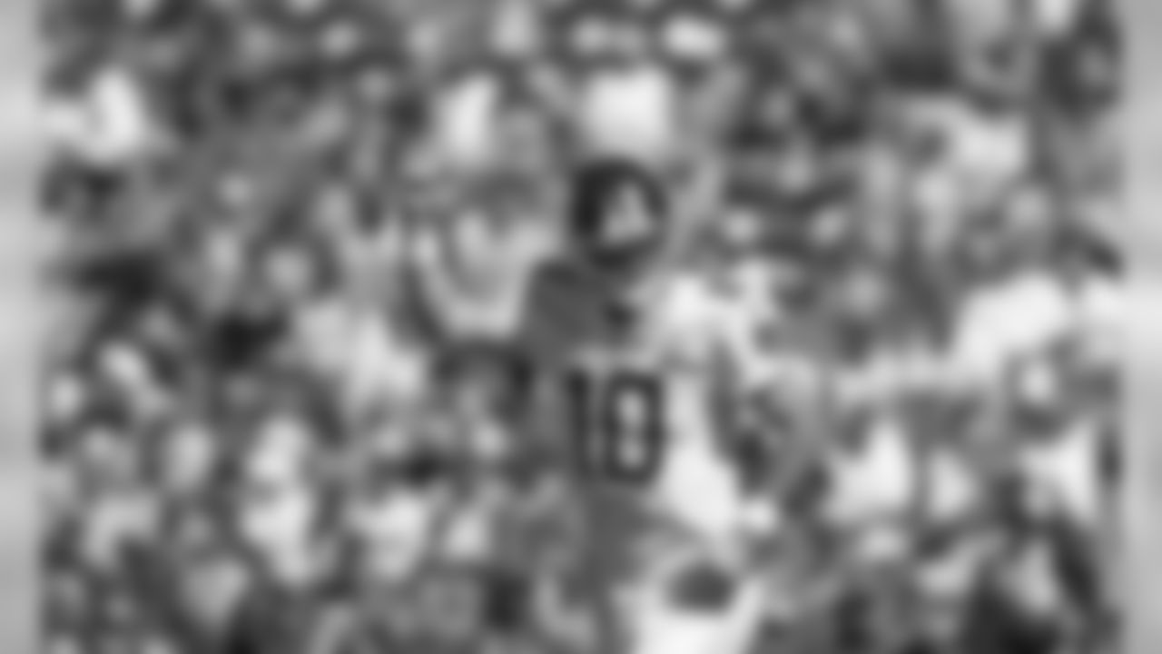 New York Giants quarterback Eli Manning (10), of Team Rice, celebrates after throwing a touchdown pass during an NFL Pro Bowl football game against Team Irvin on, Sunday, Jan. 31, 2016, in Honolulu.