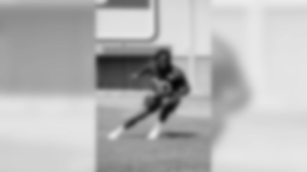 CB Darnay Holmes