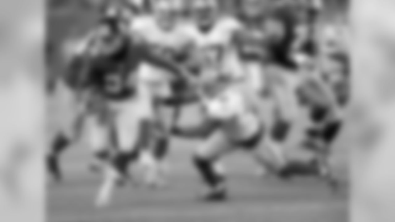 RB SHANE VEREEN
The running back did what he does best and caught eight passes for 86 yards, including a 2-yard touchdown in the second quarter.