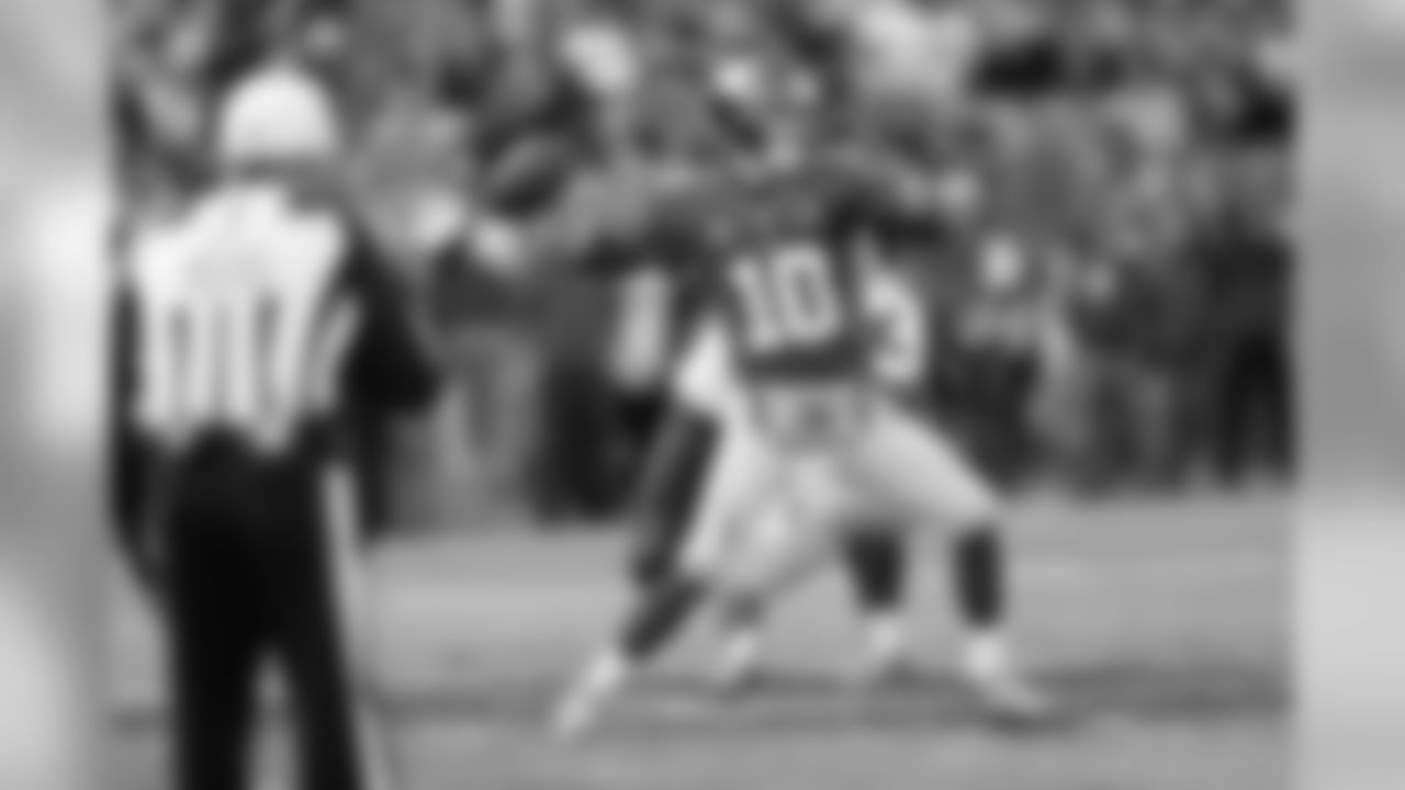QB Eli Manning
Manning made a rare appearance on the injury report this week with a back issue but is good to go after practicing fully on Friday. His 164 consecutive starts in a row is the longest active streak by any player.