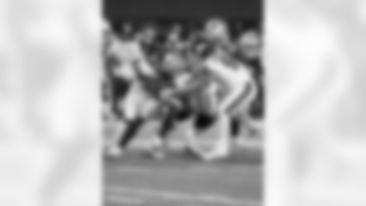 New York Giants linebacker Jihad Ward (55) and defensive end Henry Mondeaux (96) during a Monday Night football game against the Dallas Cowboys on Monday September 26, 2022 in East Rutherford, New Jersey (Evan Pinkus/NY Giants)