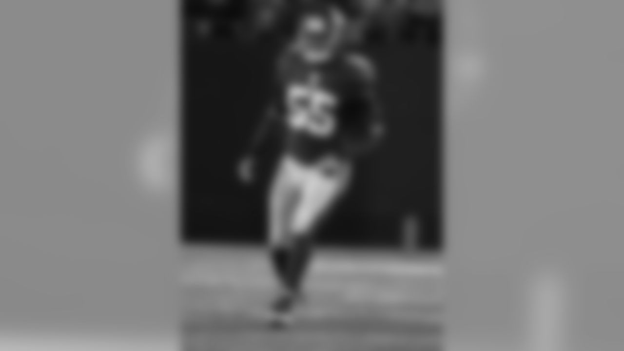 2008: LB DANNY CLARK
