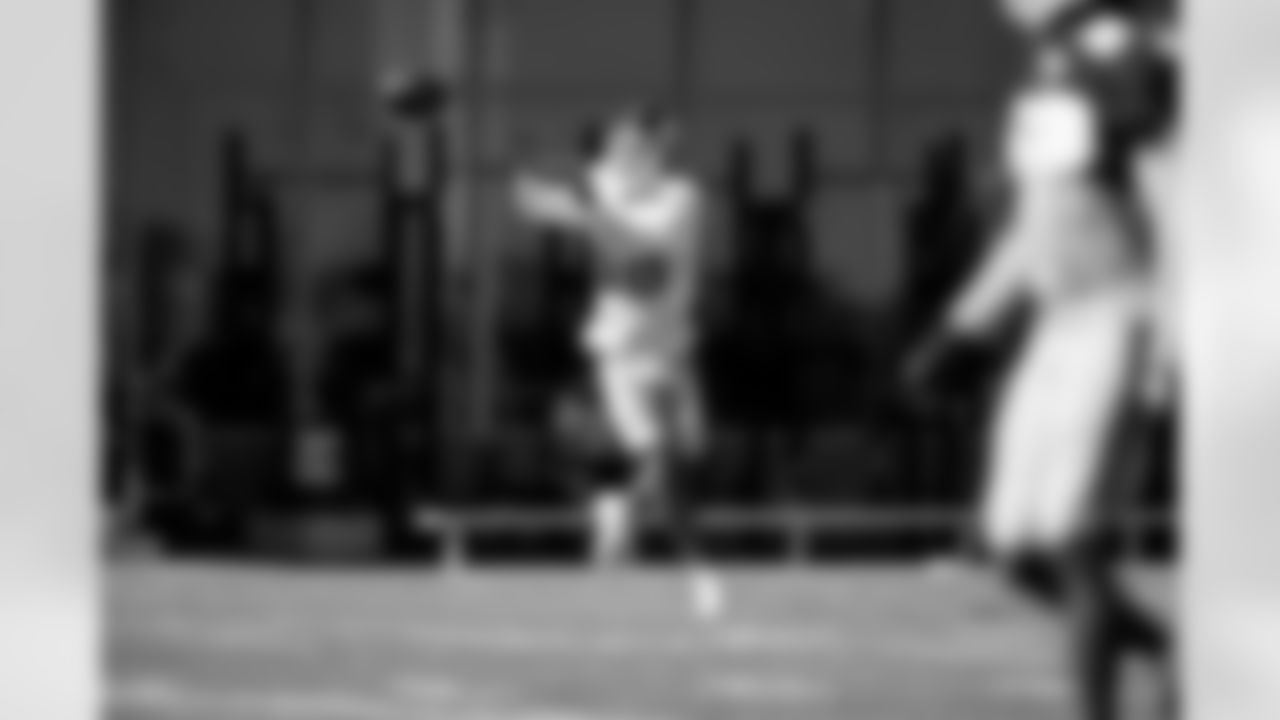 WR Isaiah Hodgins (18)