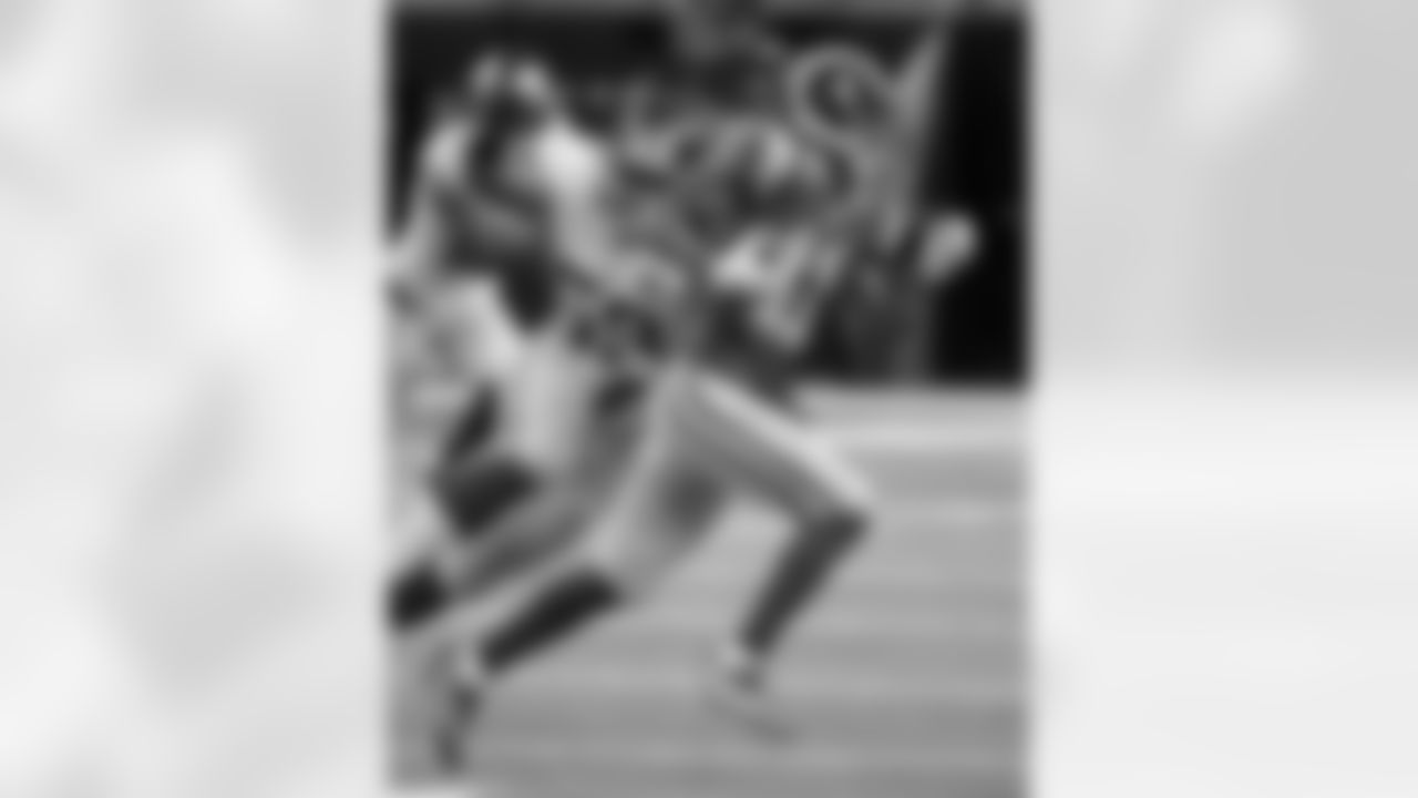 LB Devon Kennard