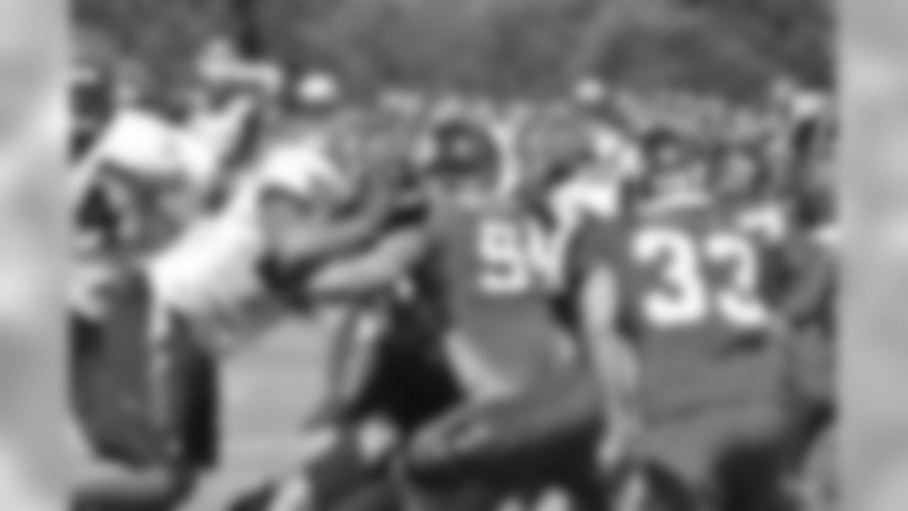 LB MARK HERZLICH, SAFETY MYKKELE THOMPSON