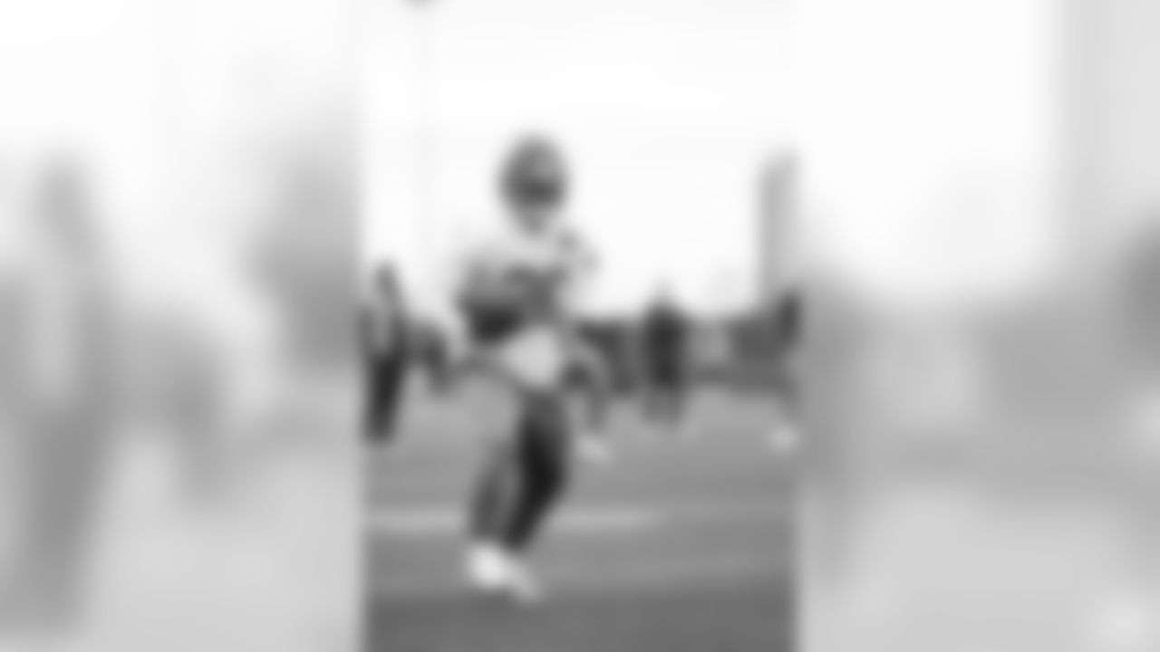 RB Saquon Barkley (26)