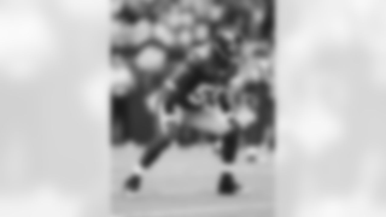 2006: LB LAVAR ARRINGTON