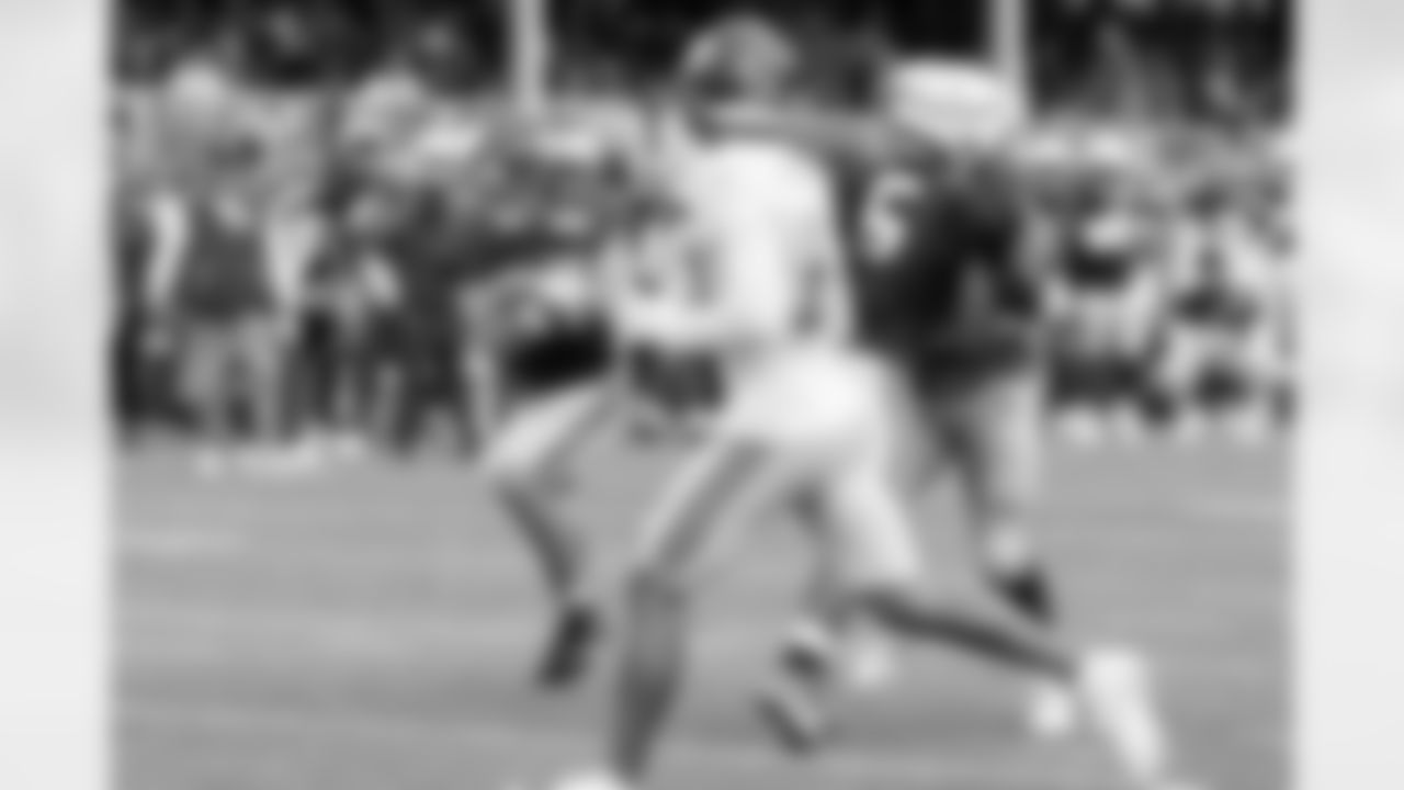 QB Daniel Jones (8)