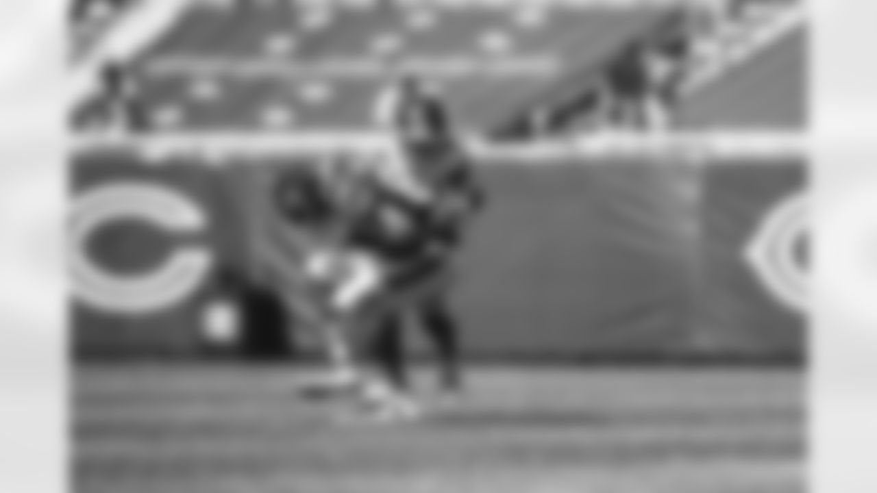 Darnay Holmes (30)