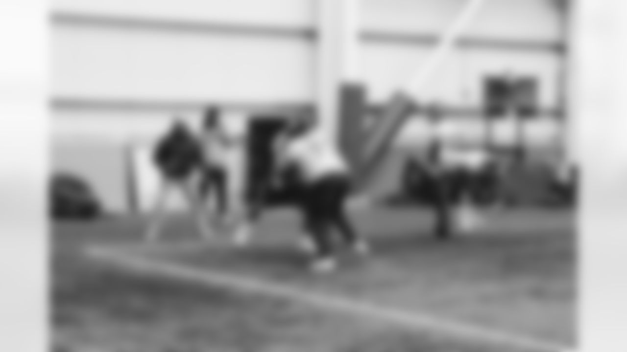 TACKLE MARSHALL NEWHOUSE