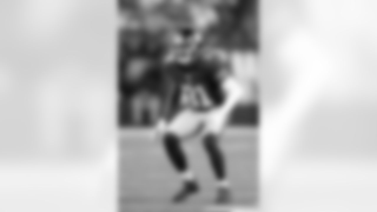 August 17: Two cornerbacks have quietly earned the coaches' attention with strong performances. Eight-year veteran Trumaine McBride and fourth-year pro Trevin Wade played a combined total of six games last season, but are working hard to earn more time on the field this year. - Read More