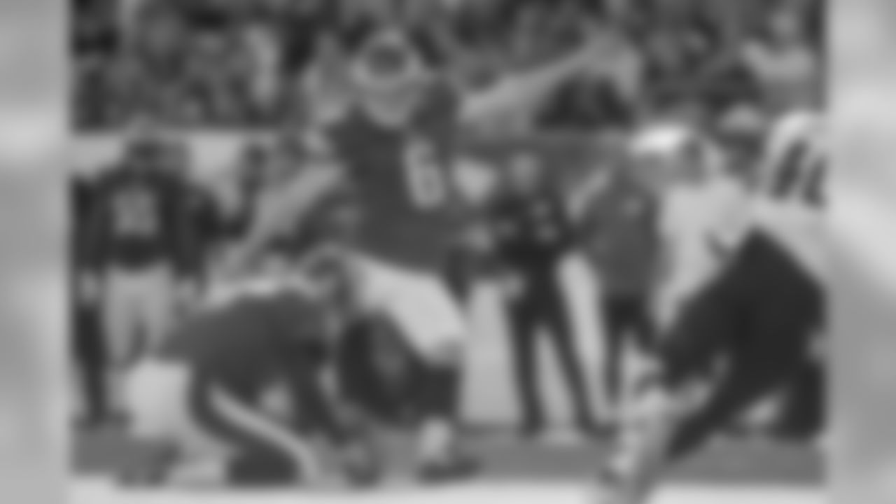 KICKER CALEB STURGIS