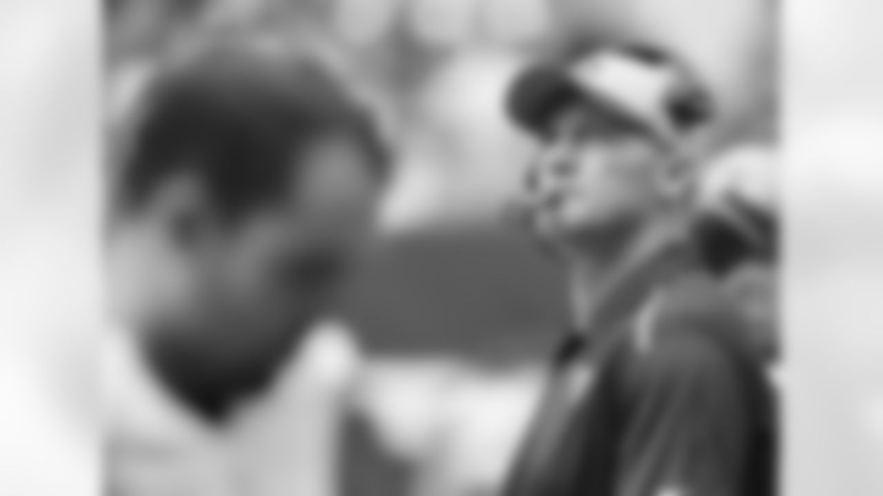 Head Coach Ken Whisenhunt