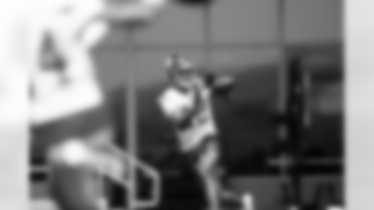 TE Darren Waller (12)