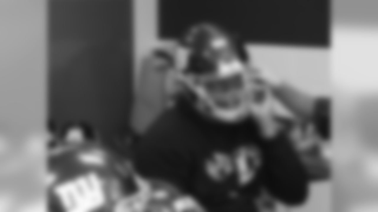 OL Bobby Hart