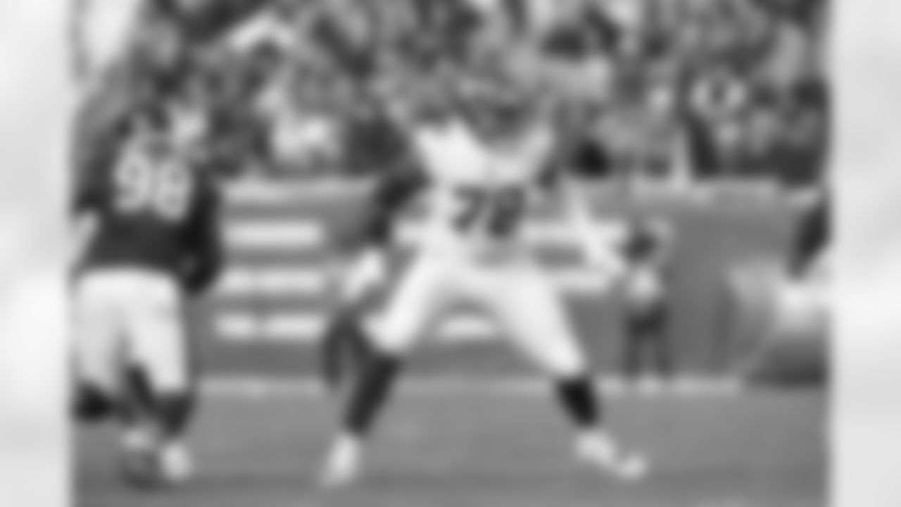 New York Giants offensive tackle Andrew Thomas (78) during a week 17 football game against the Chicago Bears on Sunday January 2, 2022 in Chicago, Illinois