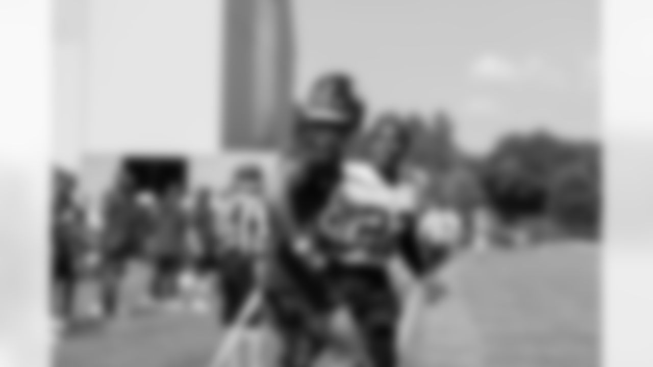 WR Jalin Hyatt (84), CB Adoree' Jackson (22)