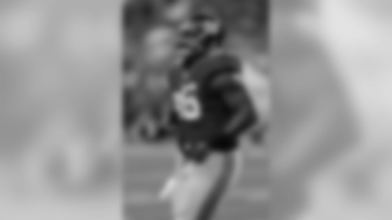 DT Jay Bromley
