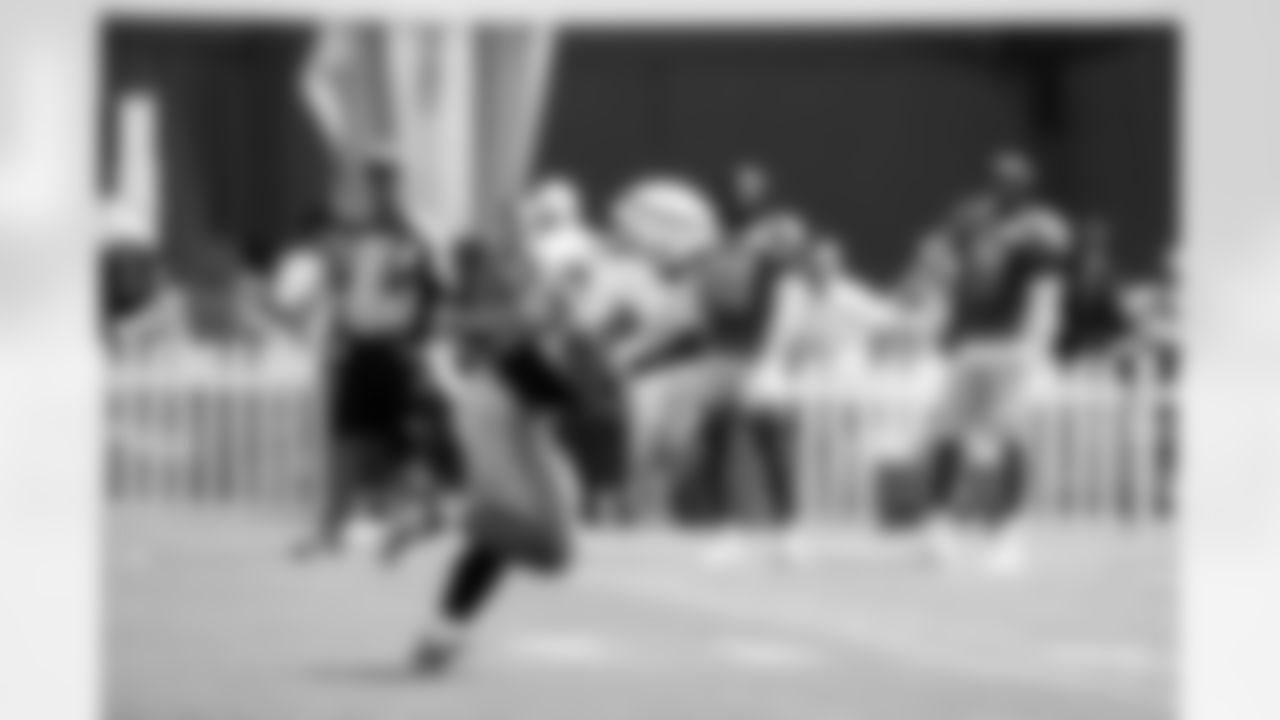 RB Saquon Barkley (26)