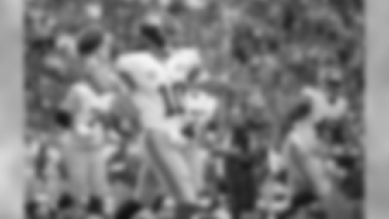QB ELI MANNING