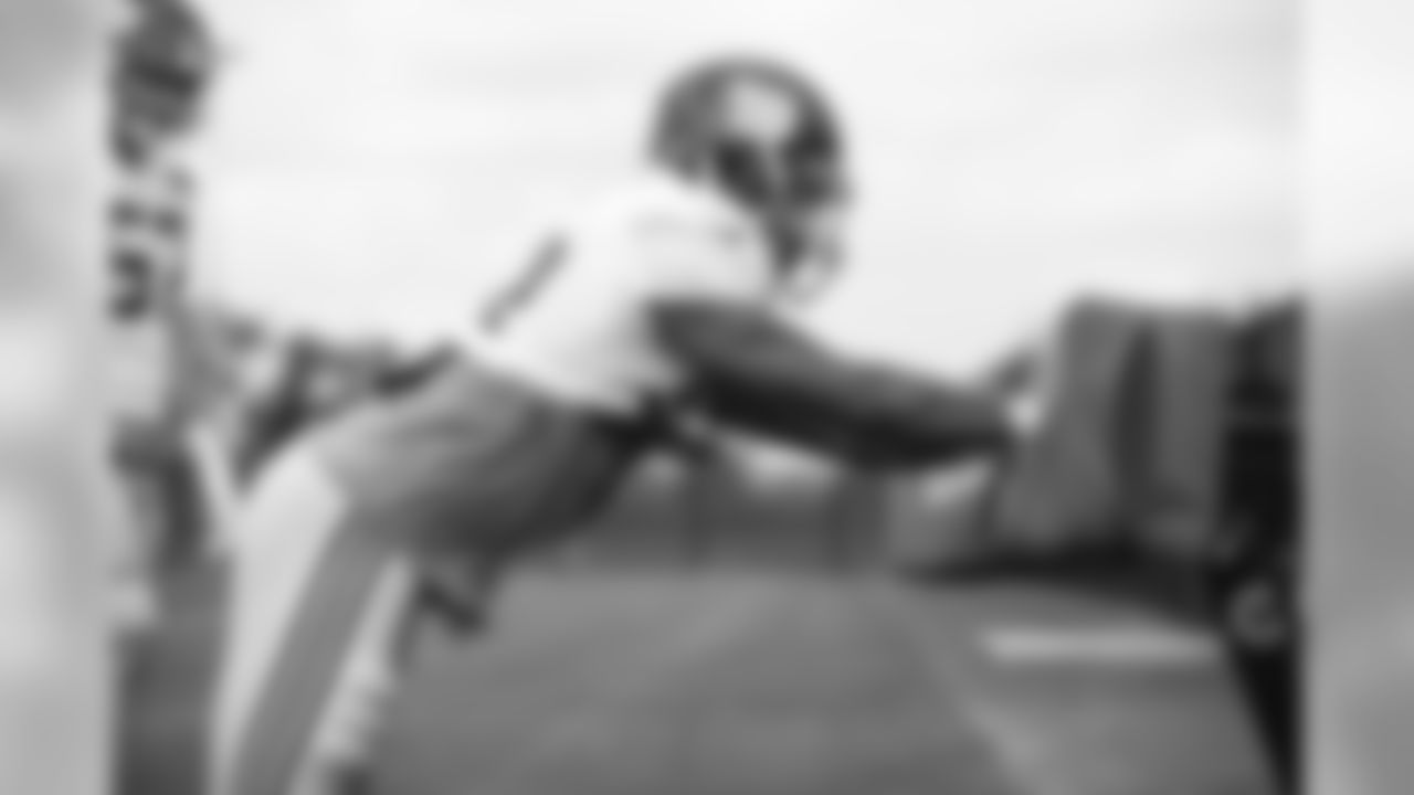 LB Tae Davis (58)