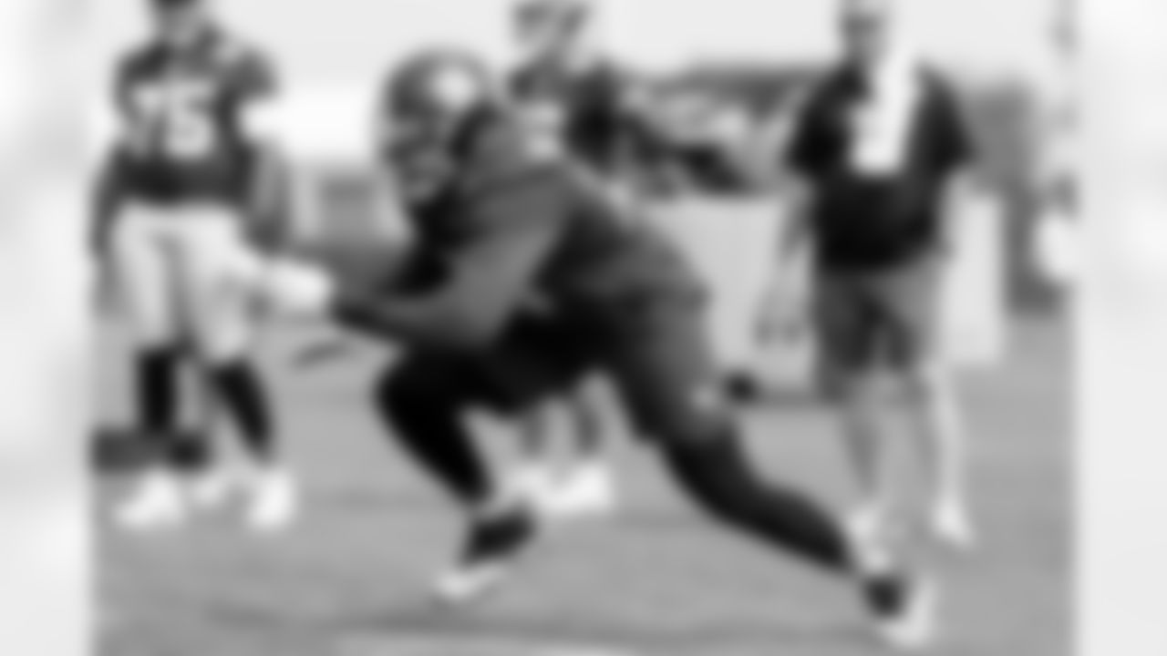 OL Corey Cunningham (70)