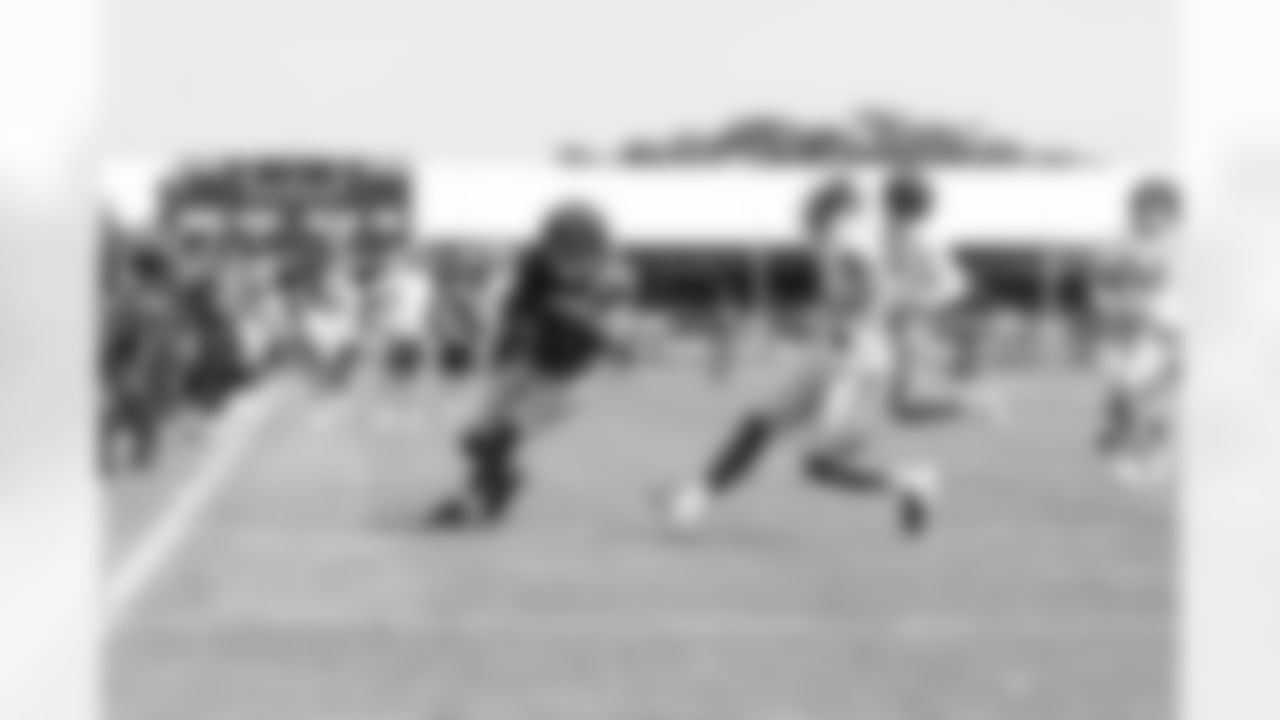 Jordan Akins (88)