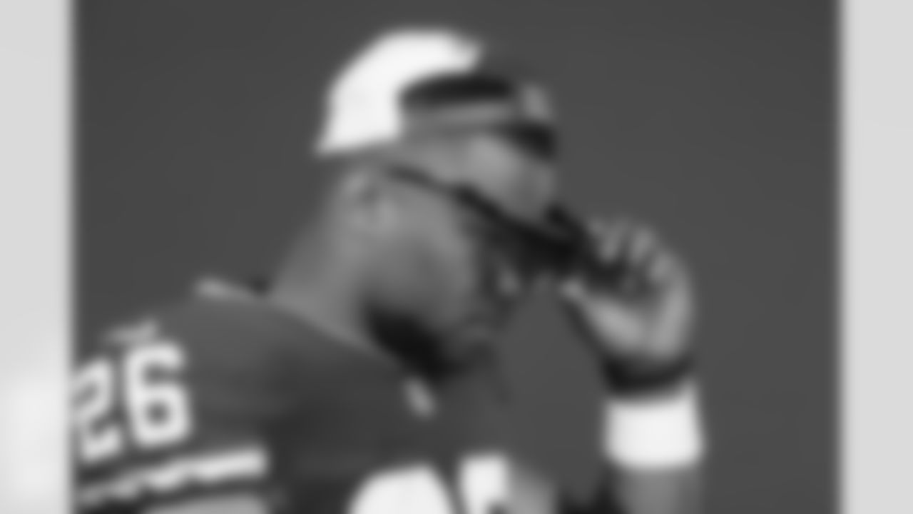 RB Saquon Barkley (26)