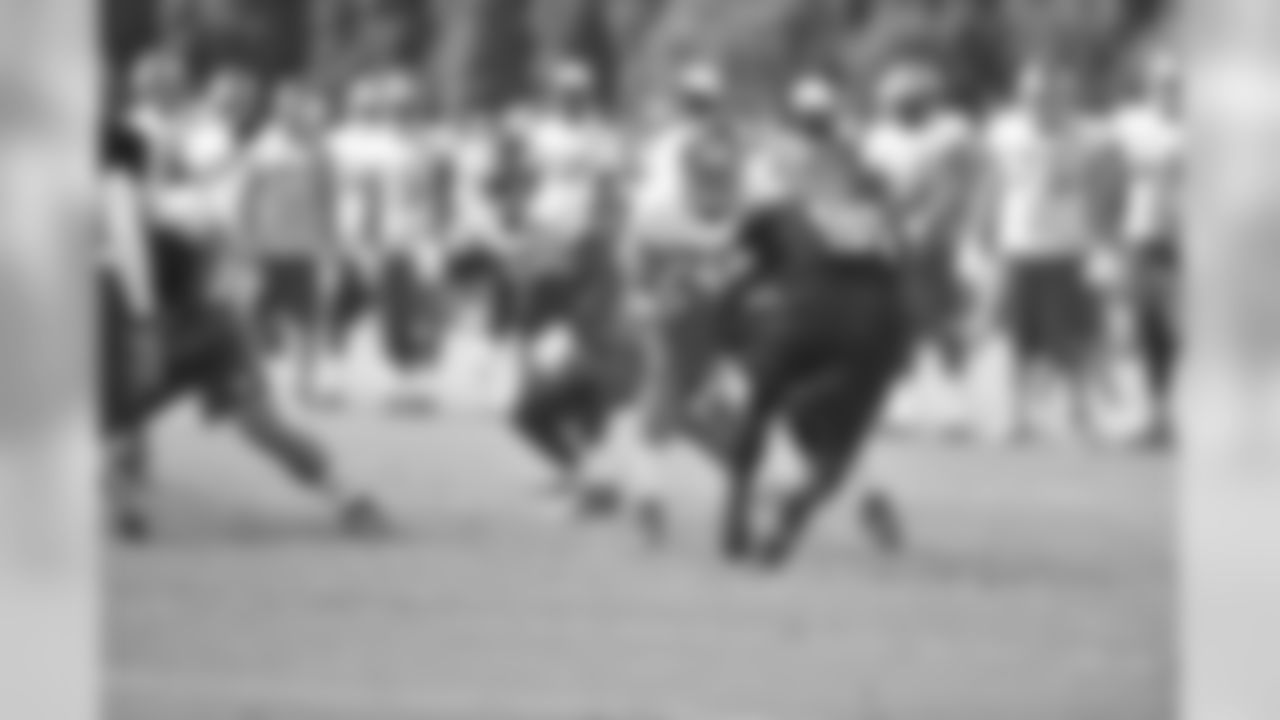 TE DANIEL FELLS, TACKLE ERECK FLOWERS