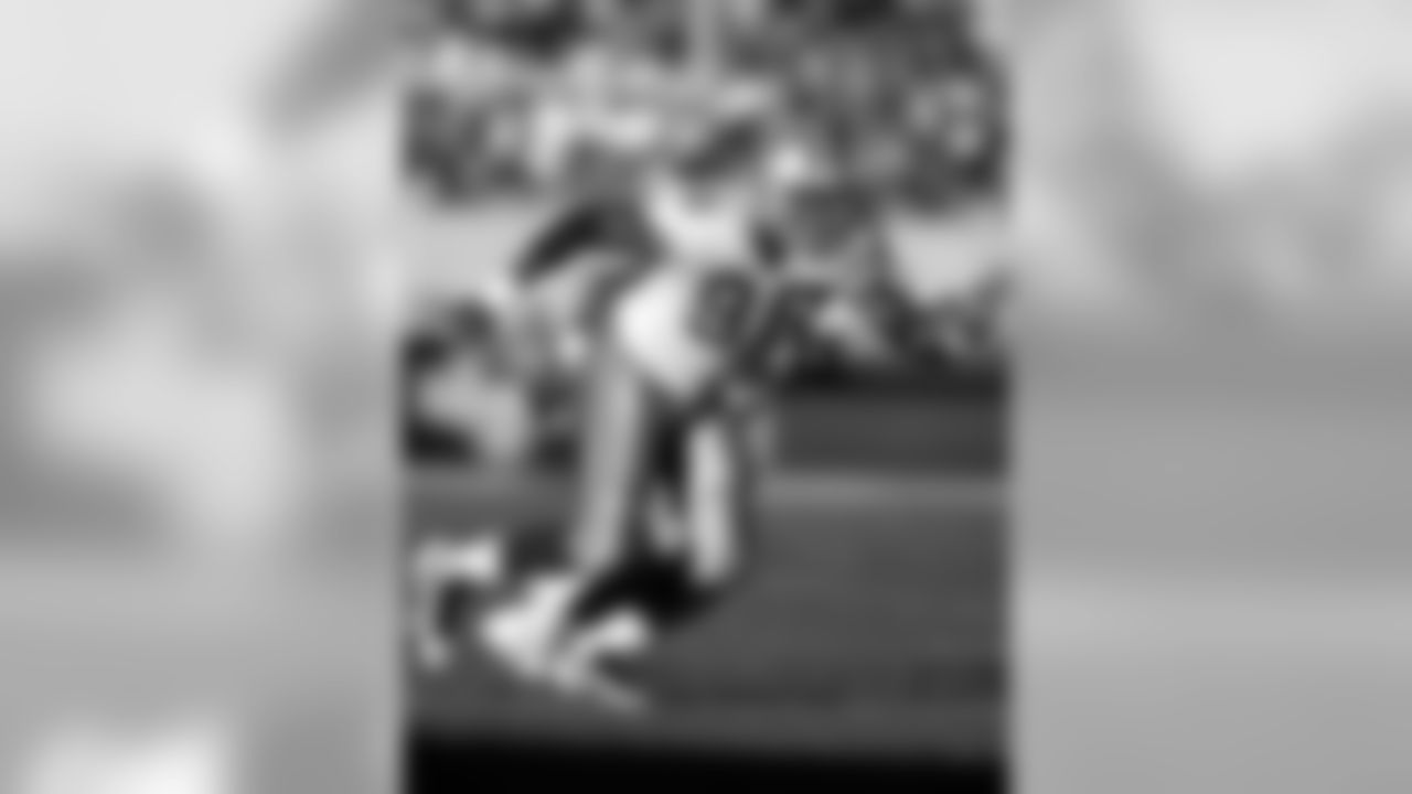 1994 (Dallas Cowboys): DE Shante Carver, Arizona State