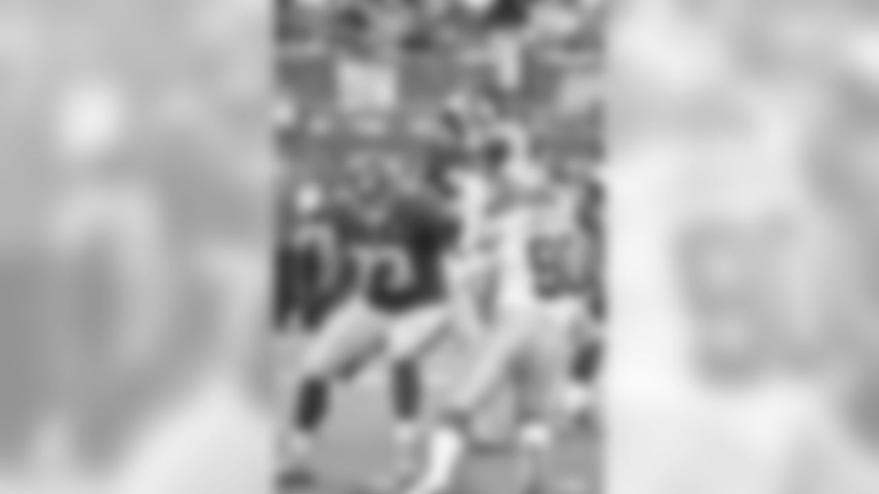 TACKLE MARSHALL NEWHOUSE