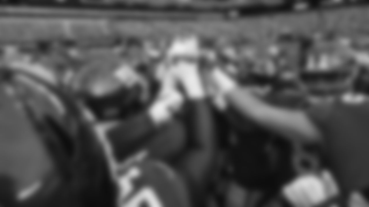 New York Giants player huddle before a preseason week 1 game against the New York Jets at Met Life Stadium in East Rutherford, NJ