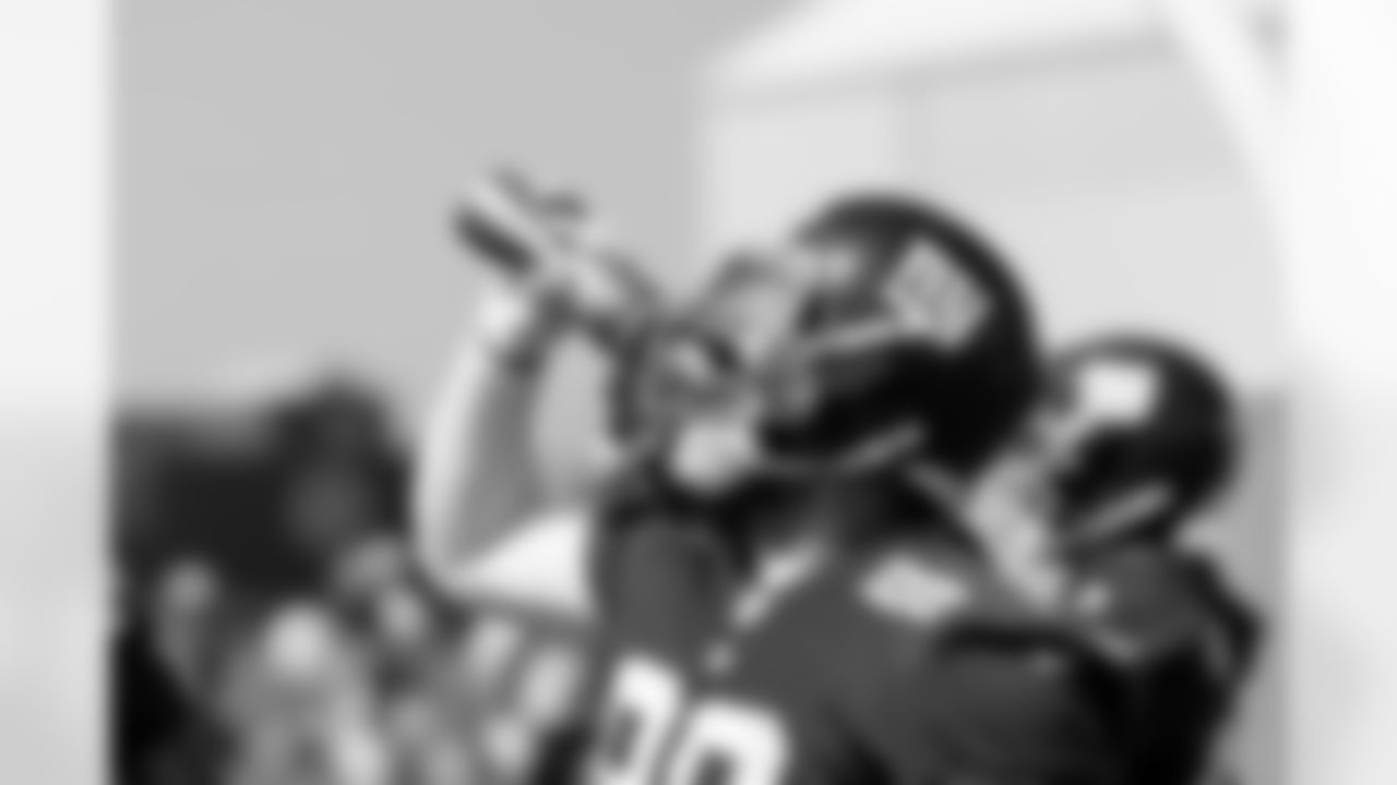DL Leonard Williams (99)