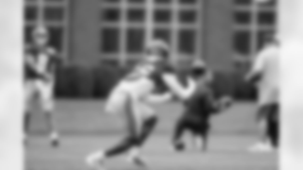 WR Darius Slayton (86)