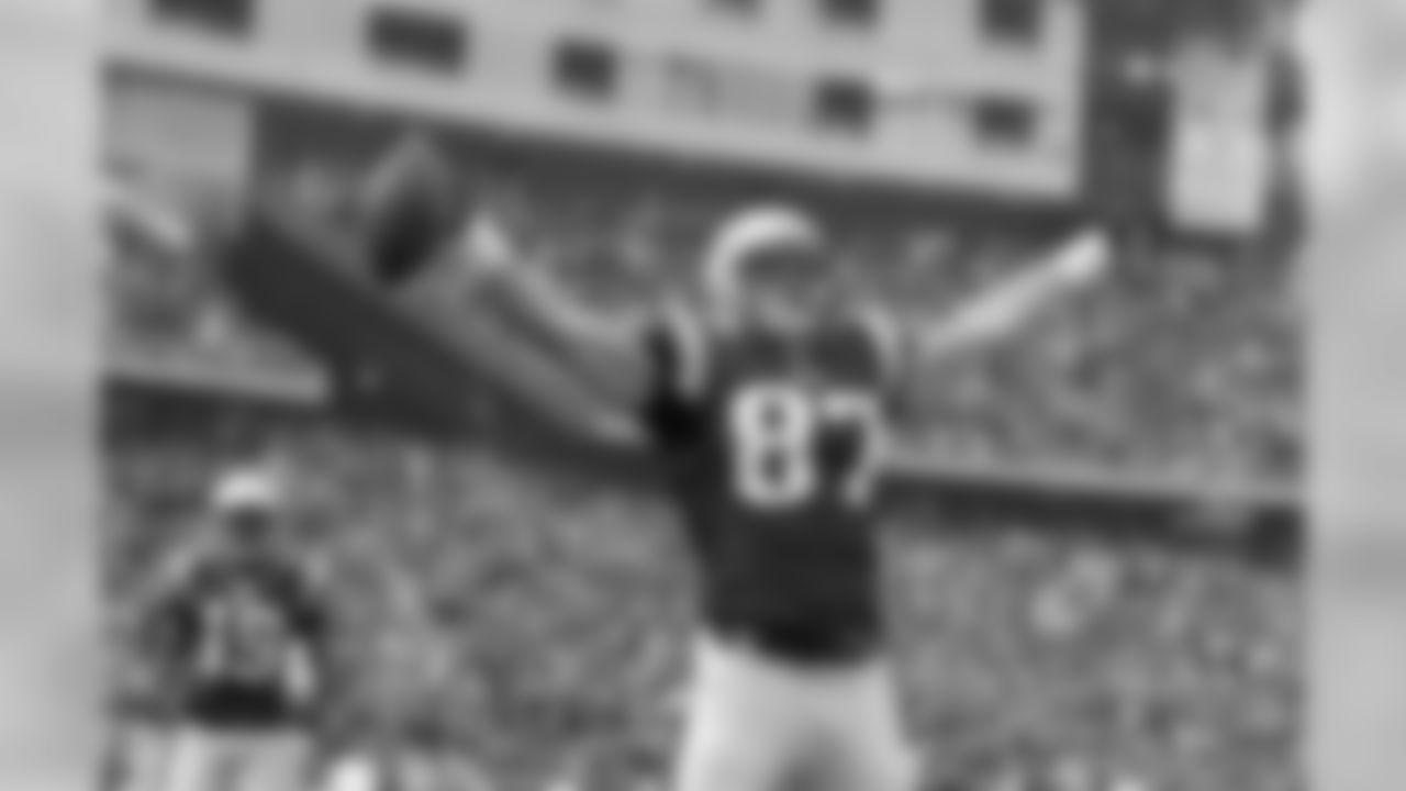 TE 87 Rob Gronkowski(Backups: 86 Daniel Fells, 47 Michael Hoomanawanui, 88 Jake Ballard, 44 Zach Sudfeld)