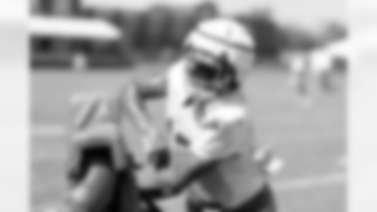 ILB Darrian Beavers (43)