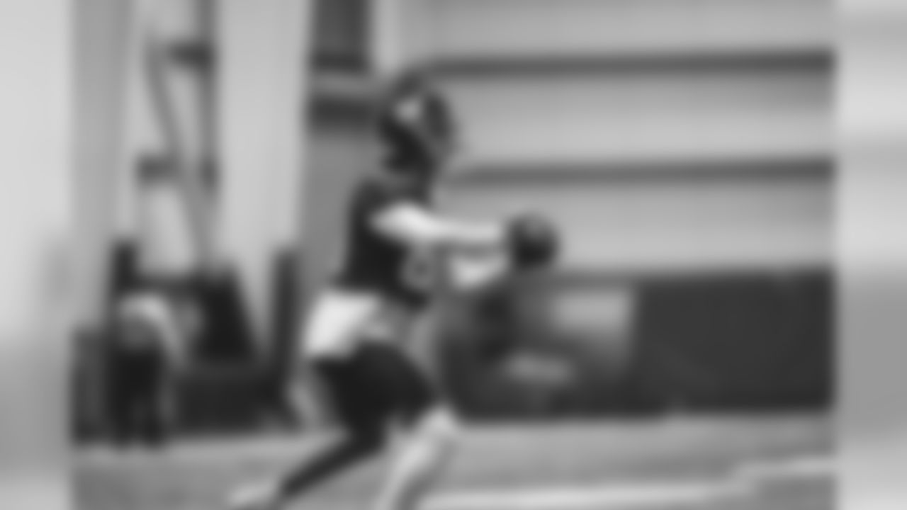 E_18_1115_GiantsPractice038