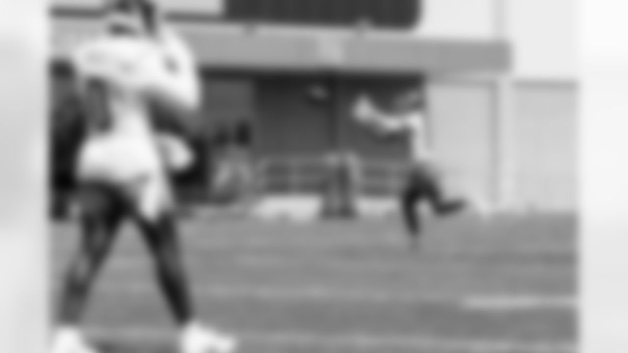 WR Jeff Smith II (19)