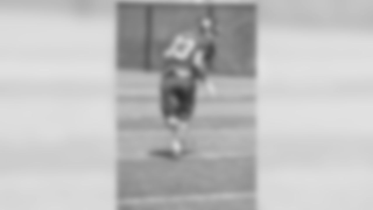 DB JUSTIN HALLEY
