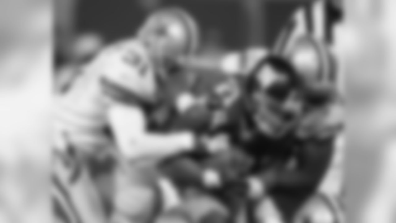 T-4. RB Tiki Barber
1997-2006 6 Touchdowns (4 Rush, 1 Rec, 1 Ret)