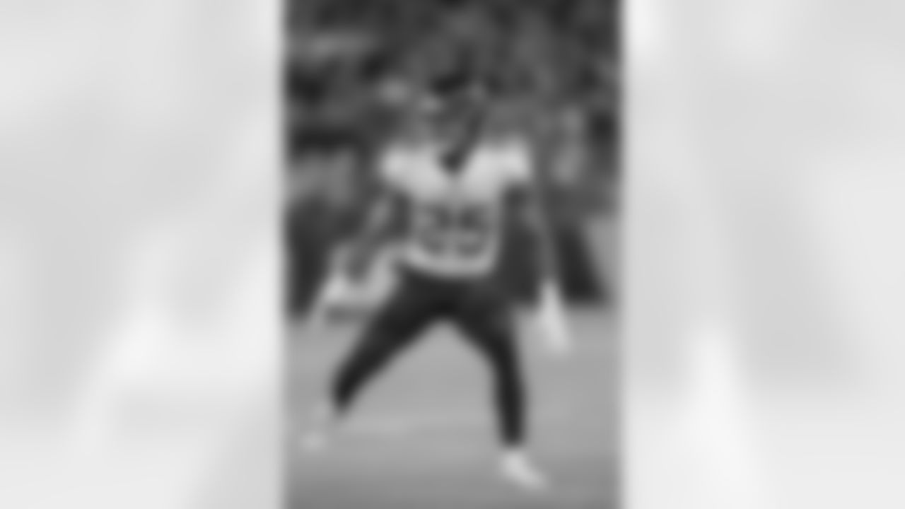 Tennessee Titans cornerback Adoree' Jackson (25) drops into coverage in an NFL divisional playoff football game against the Baltimore Ravens, Saturday, Jan. 11, 2020 in Baltimore. The Titans defeated the Ravens 28-12