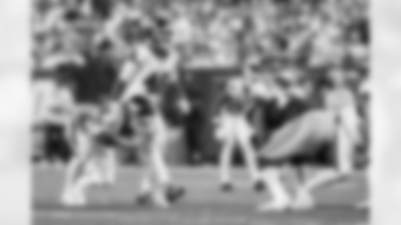 Henry Mondeaux (96), Tae Crowder (48)