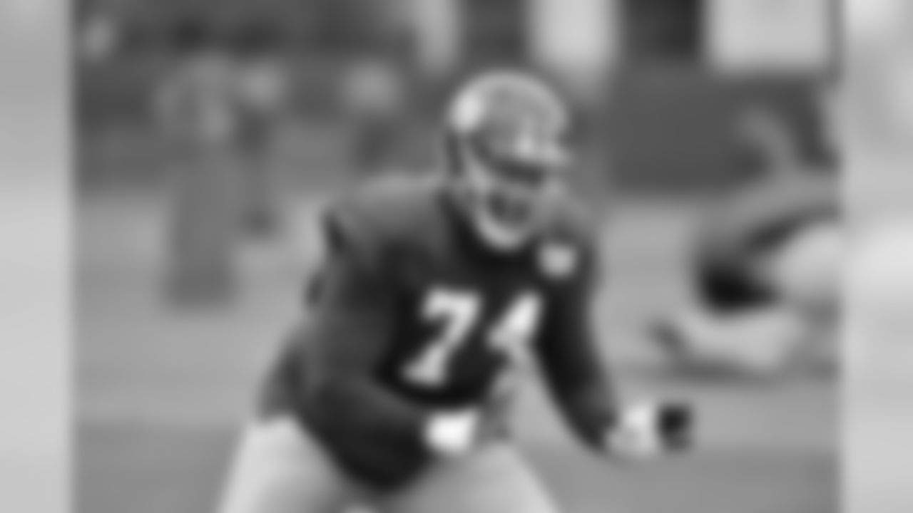 Giants hit the practice field on Monday