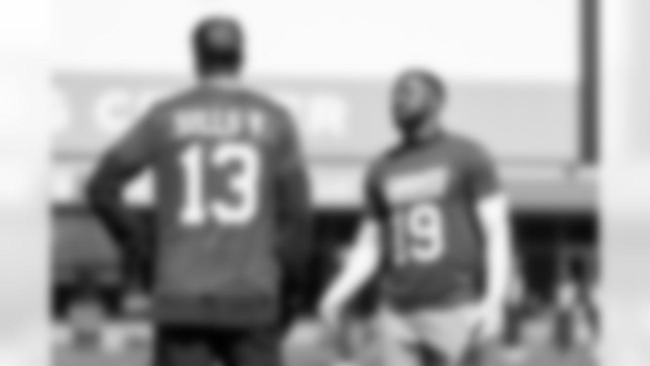 David Sills V (13), Jeff Smith (19)