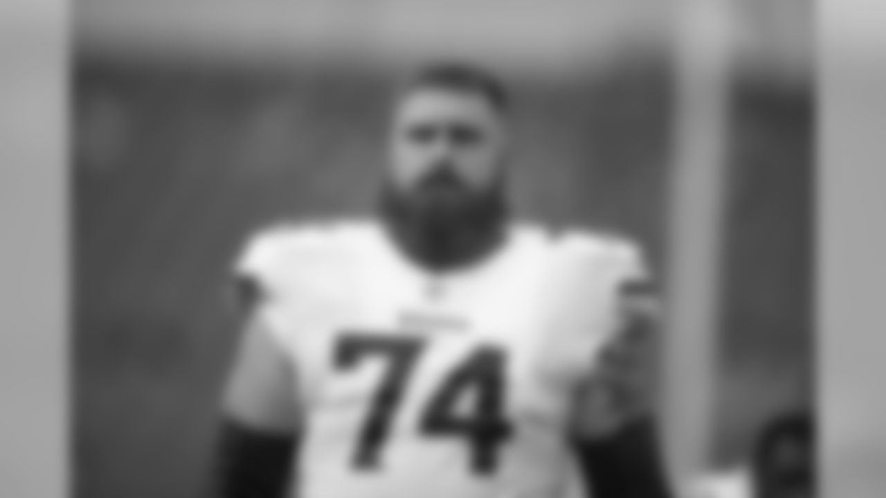 Minnesota Vikings offensive guard Mike Remmers (74) on the field during warm up prior to an NFL football game against the Philadelphia Eagles on Sunday, Oct. 7, 2018 in Philadelphia. (Perry Knotts via AP)