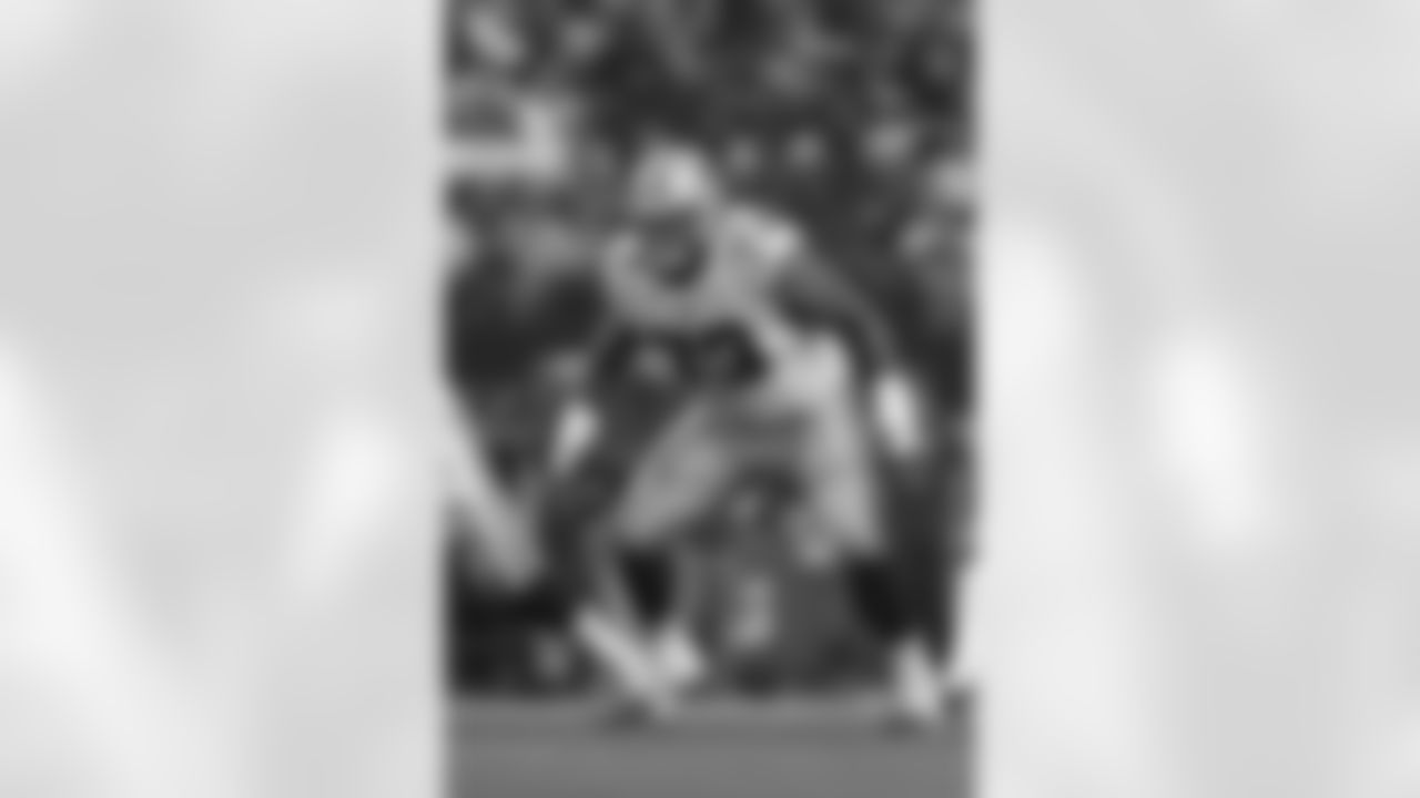 Dallas Cowboys center Joe Looney (73) blocks during a week 16 NFL football game against the Tampa Bay Buccaneers on Sunday, Dec. 23, 2018 in Arlington, Texas. Dallas won 27-20. (Aaron M. Sprecher via AP)