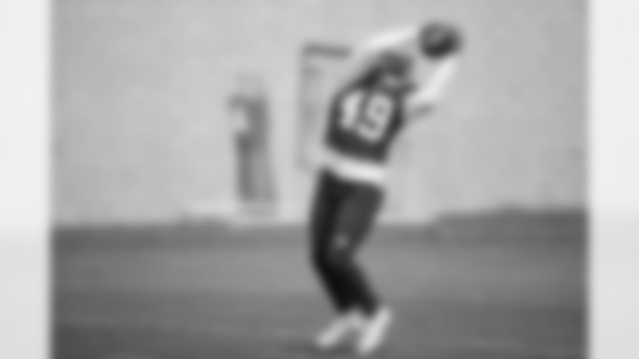 TE Ryan Jones (49)