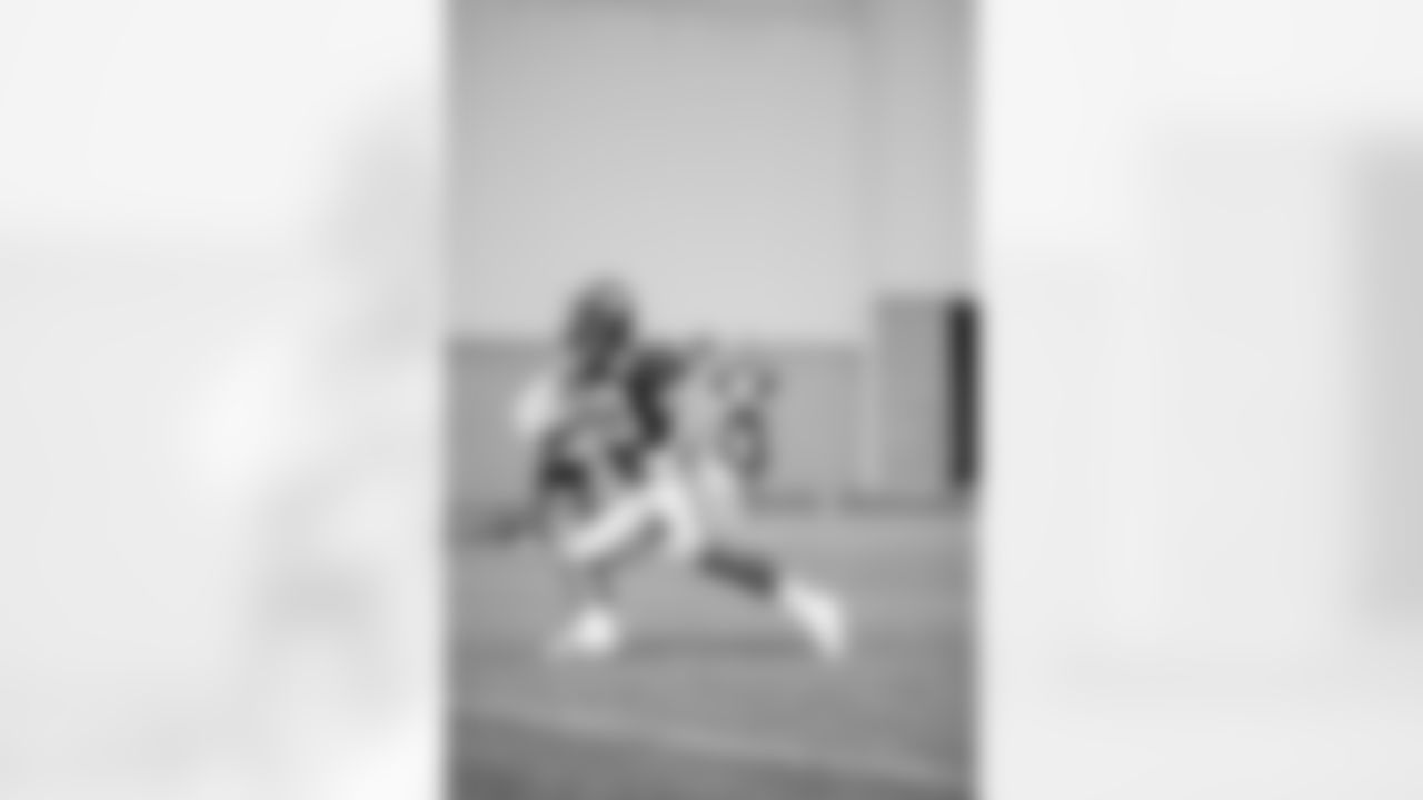 Darnay Holmes (30)