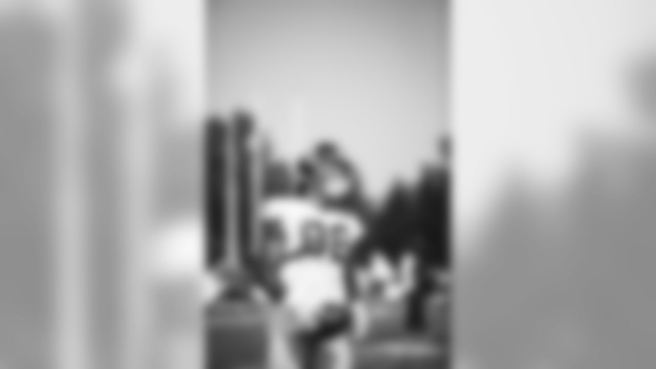 E_18_0815_GiantsLionsPratctice2016